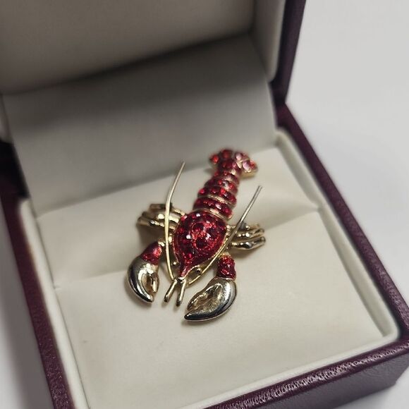 Elegant Gold and Red Lobster Pin Brooch - Picture 1 of 4